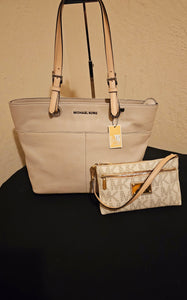 Michael Kors Pebbled Tote Shoulderbag Carryall with Vanilla Logo Wristlet